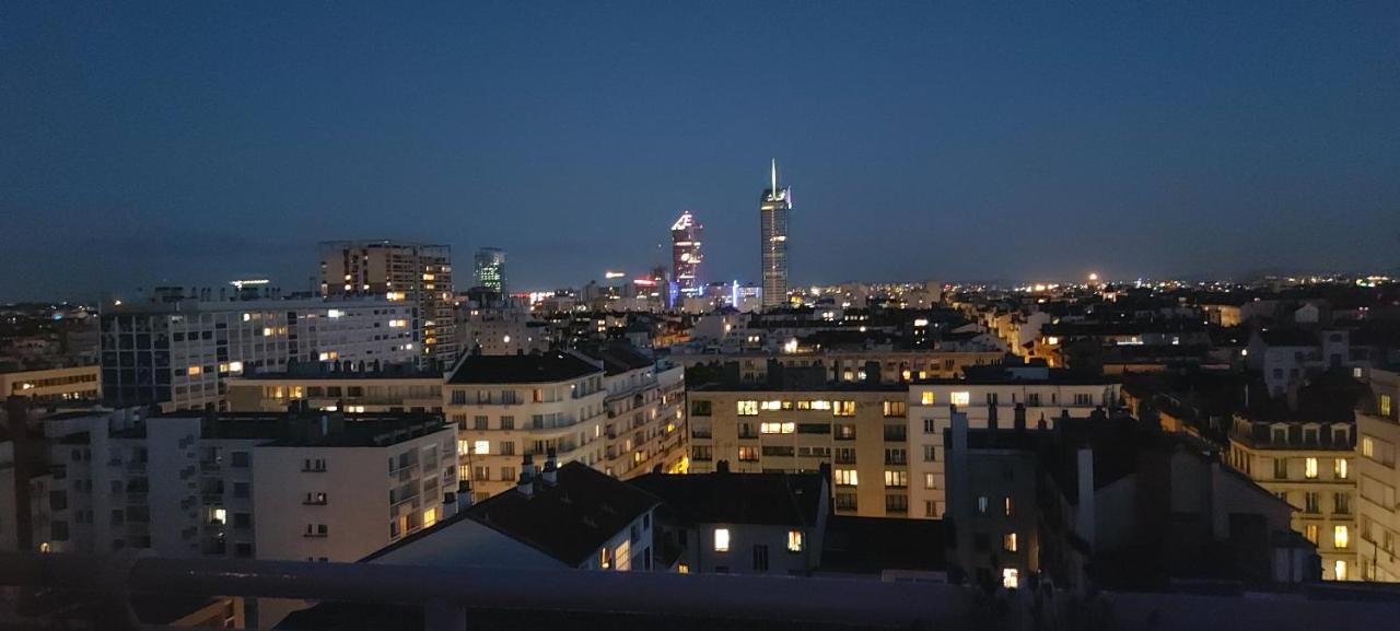 Plein Sud Terrasse Climatisation Garage Netflix Apartment Лион Екстериор снимка